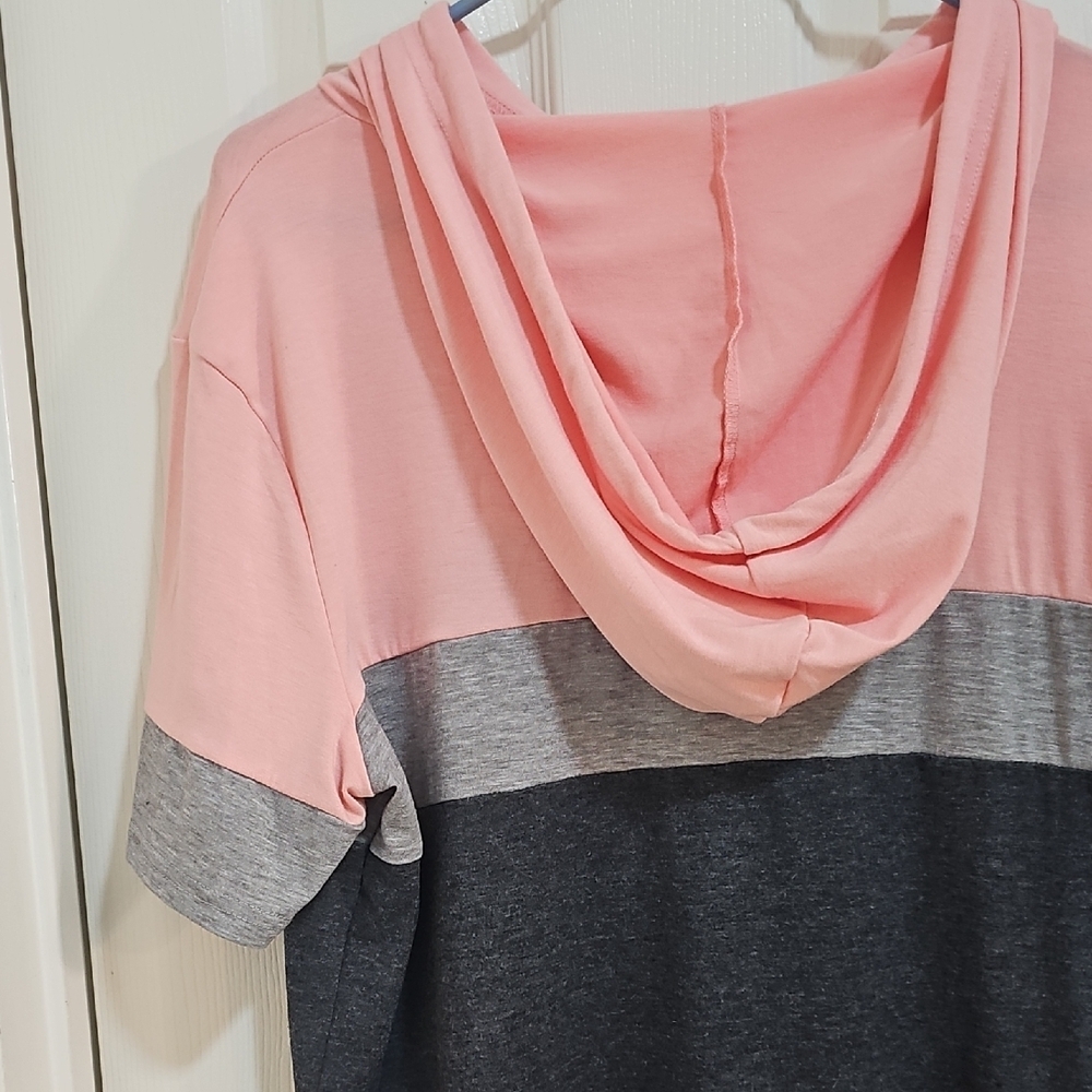NWOT Pgands Short Sleeve Color Block Hoodie in Pink and Gray XL - Picture 10 of 12